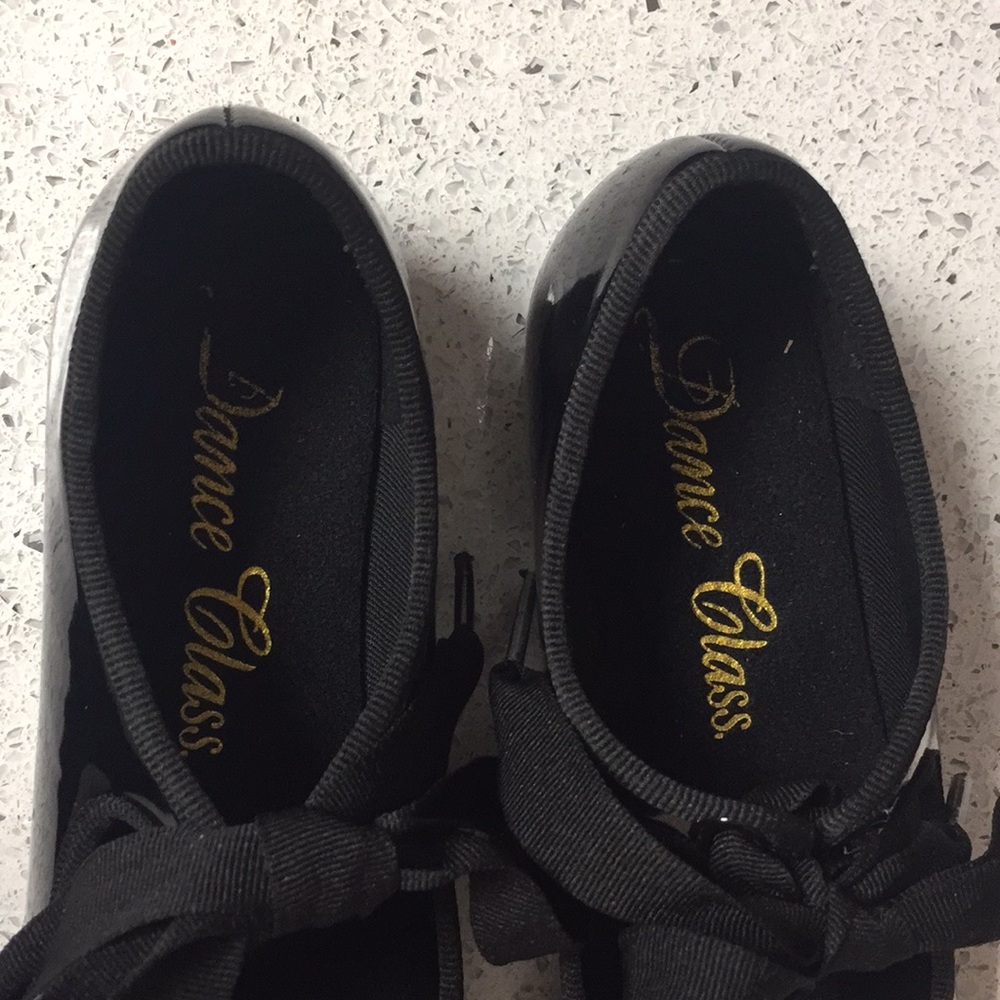 Dance Class “Tap Shoes” - girls size 12 - Picture 5 of 8